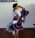 La Marinera im original peruanischen Kostüm